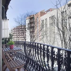 Aparteasy - Authentic Family , Barcelona Spain